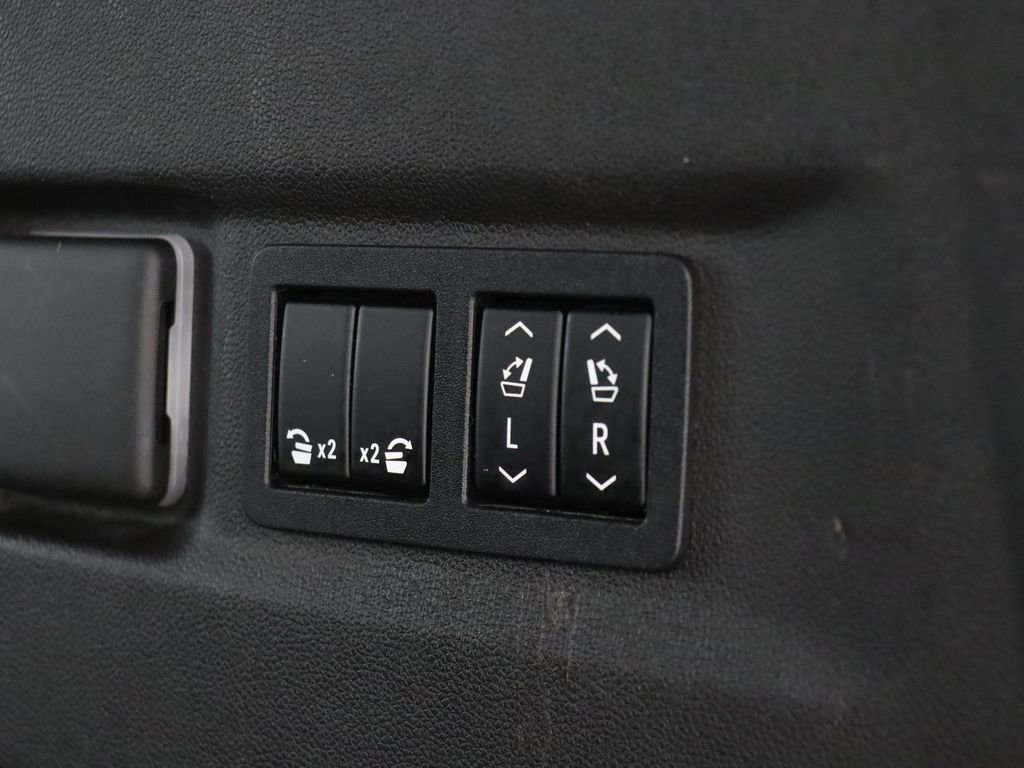 Used 2021 Chevrolet Suburban High Country image 51