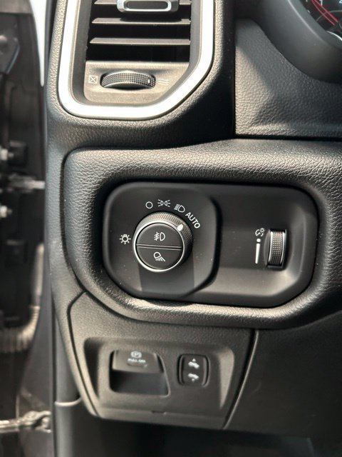 Used 2020 RAM 1500 Big Horn AWD/4WD image 13