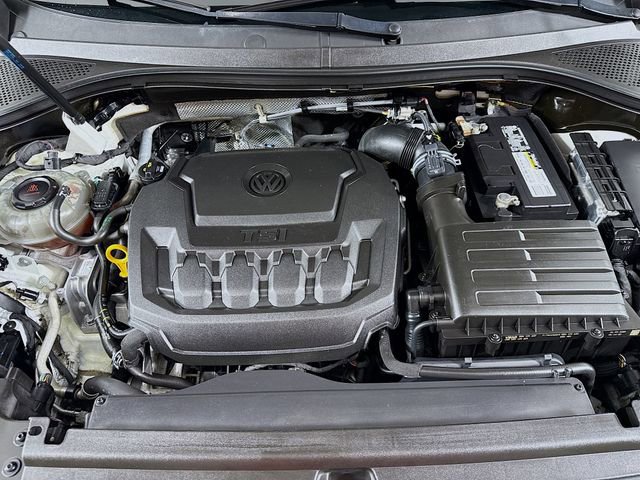 Used 2020 Volkswagen Tiguan SE R-Line FWD image 30