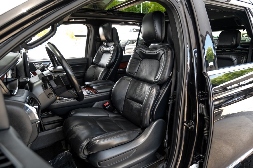 Used 2022 Lincoln Navigator Reserve AWD/4WD image 33