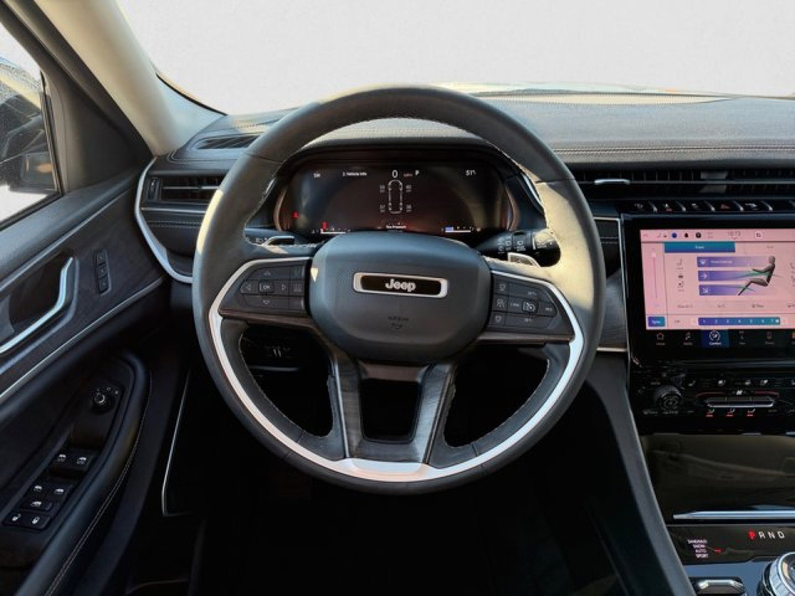 Used 2023 Jeep Grand Cherokee L Limited w/ Luxury Tech Group II image 14