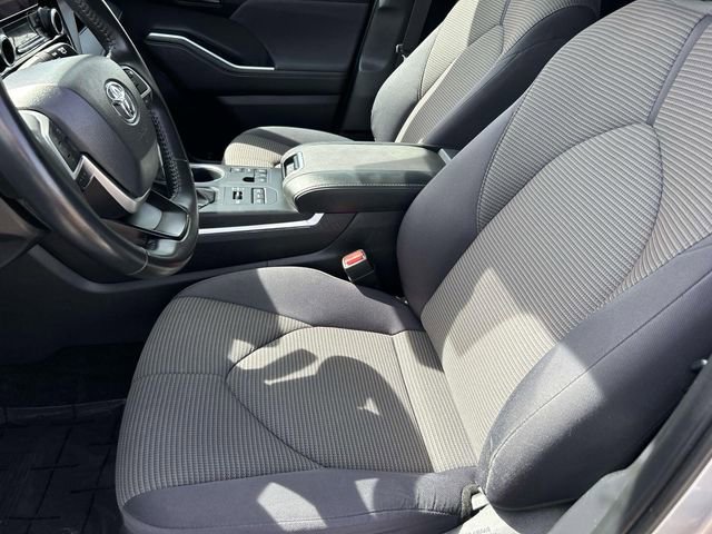 Used 2024 Toyota Highlander LE image 17