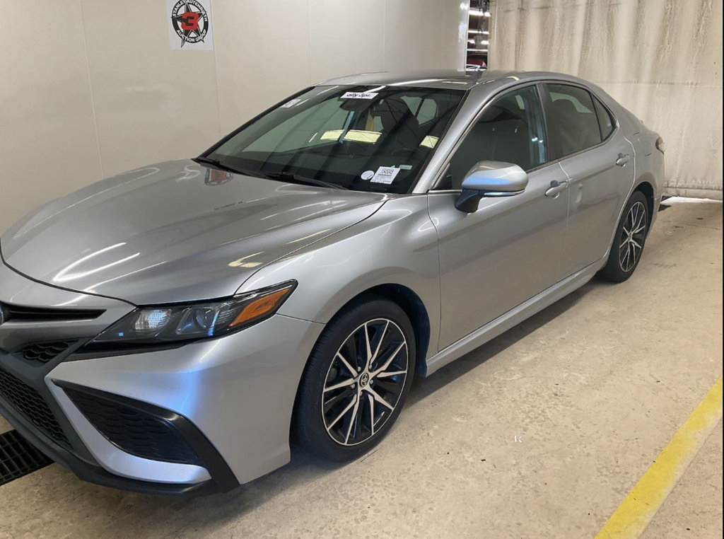 Used 2023 Toyota Camry SE