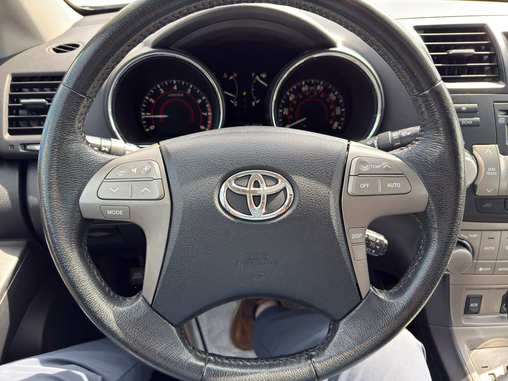 Used 2010 Toyota Highlander SE AWD/4WD image 19