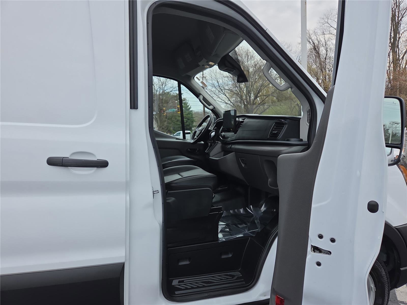 Used 2024 Ford Transit 250 148 Medium Roof w/ Load Area Protection Package image 22