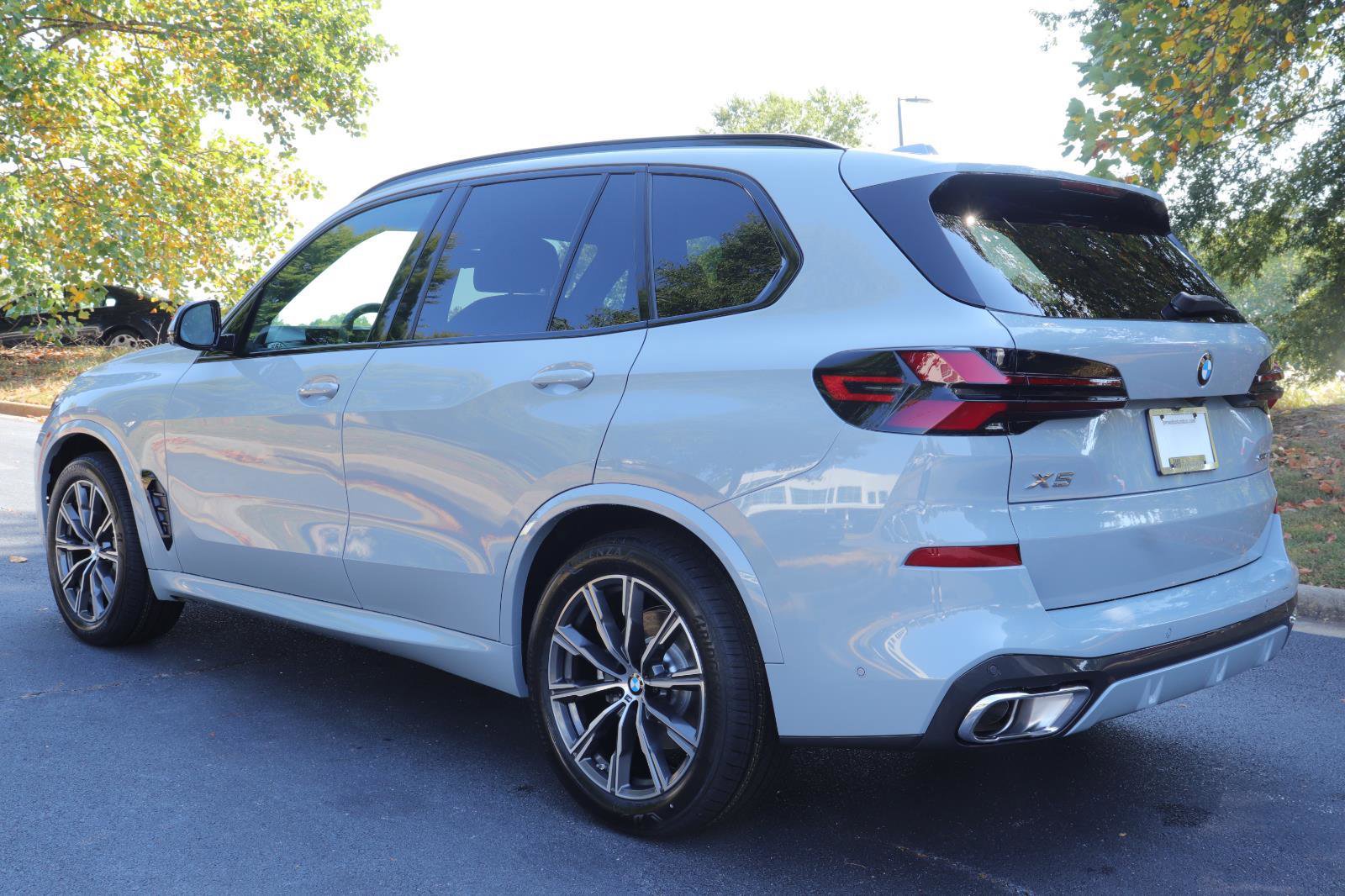 New 2026 BMW X5 sDrive40i w/ M Sport Package image 4