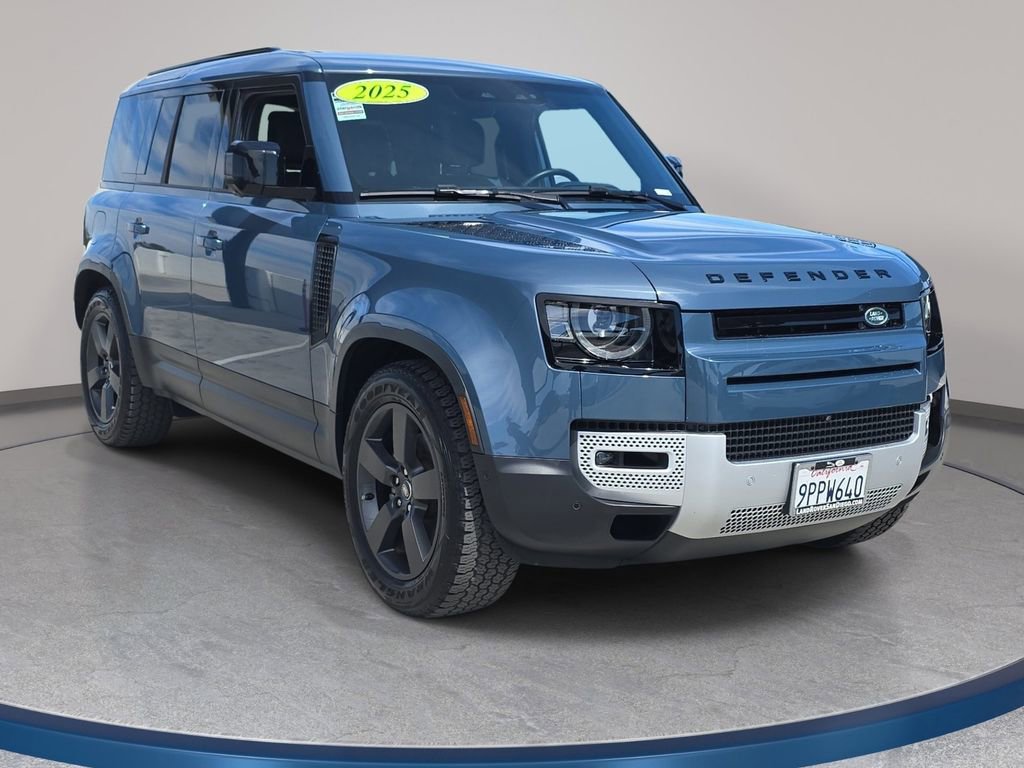 Used 2025 Land Rover Defender 110 S image 3