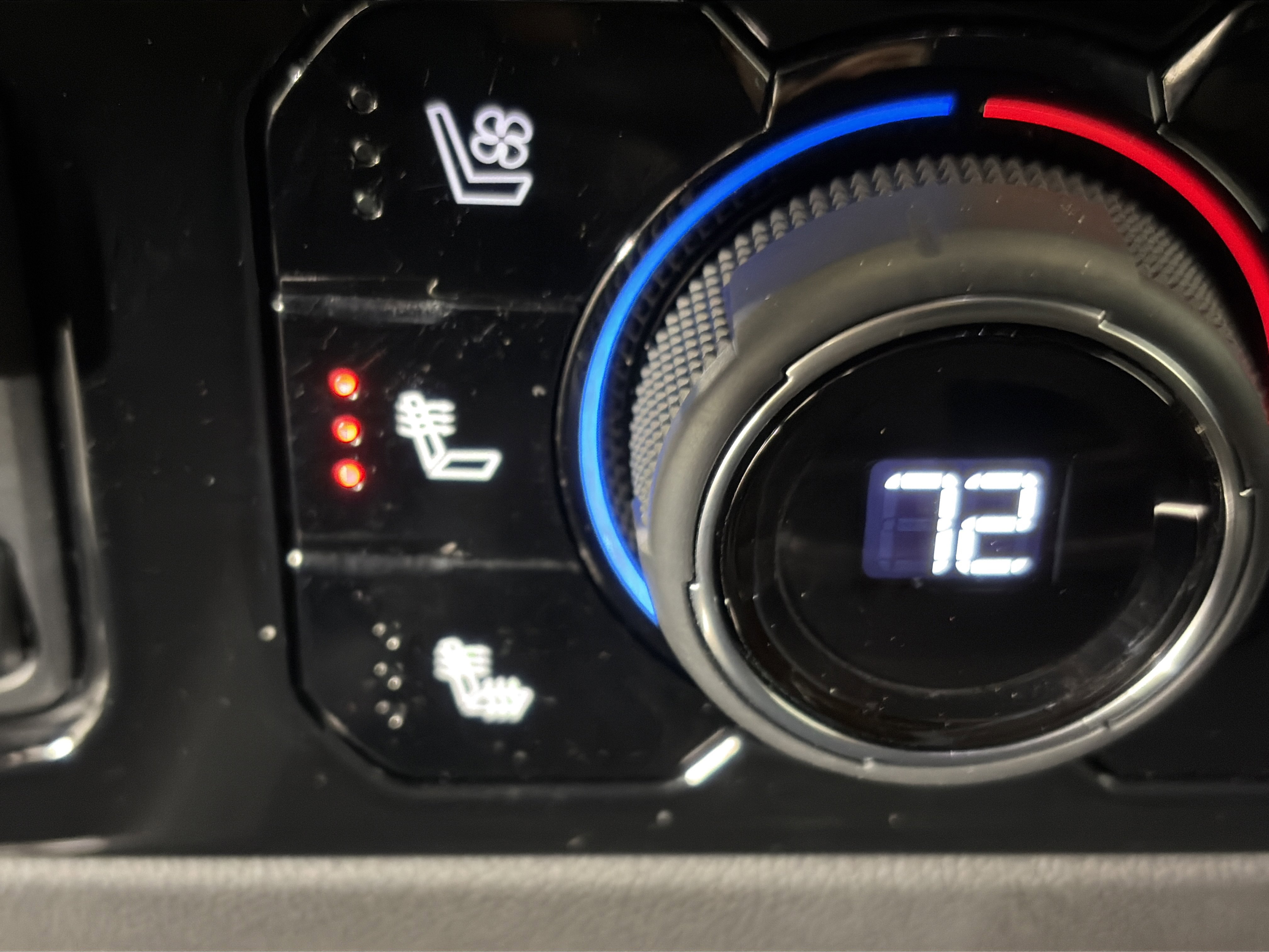 Certified 2024 Chevrolet Silverado 2500 LTZ w/ LTZ Plus Package image 32