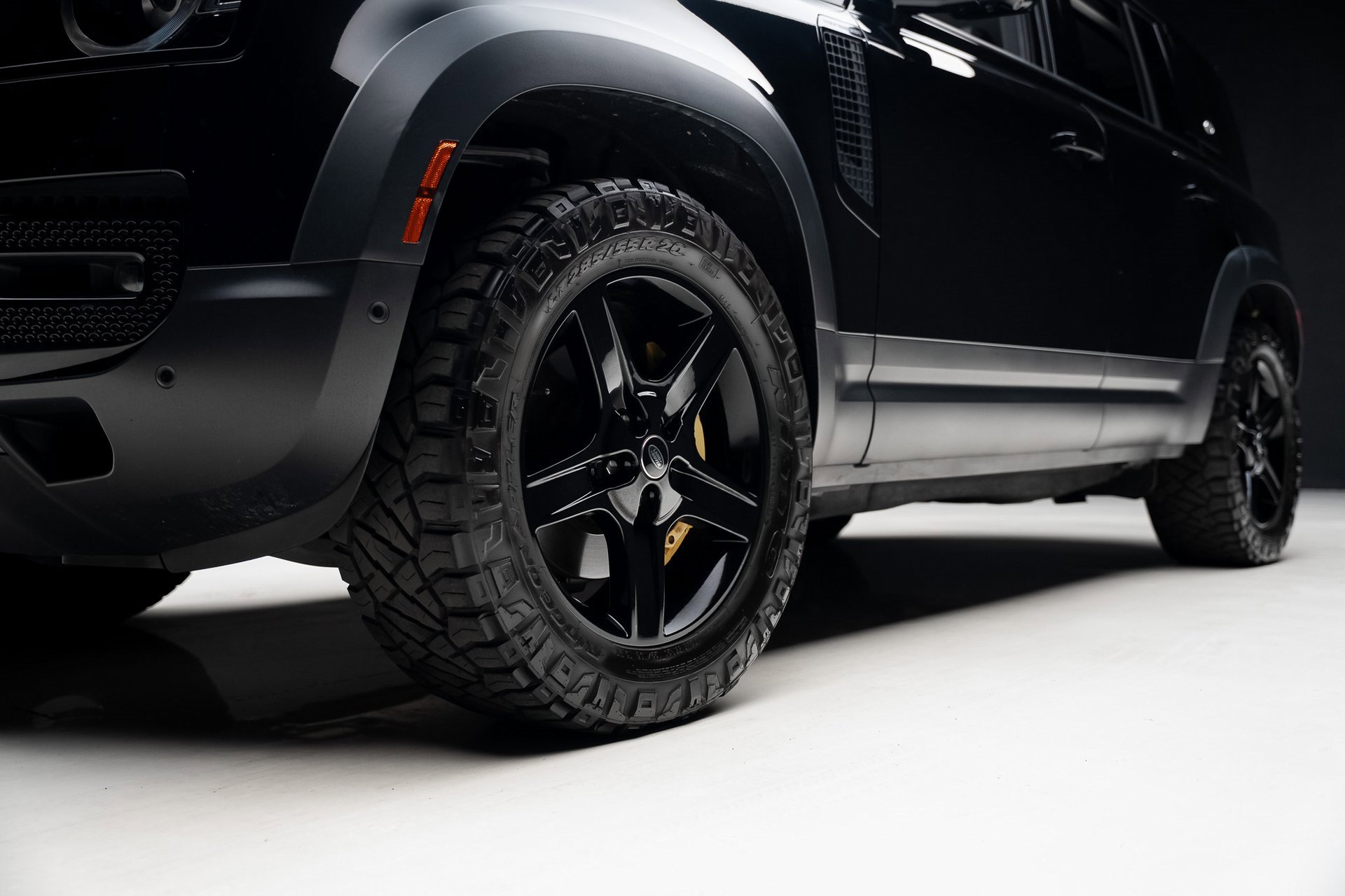 Used 2022 Land Rover Defender 110 SE image 74