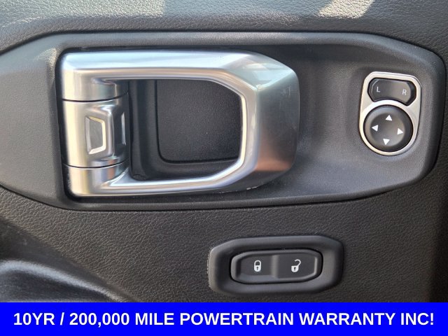 Used 2025 Jeep Wrangler Unlimited Rubicon AWD/4WD image 28