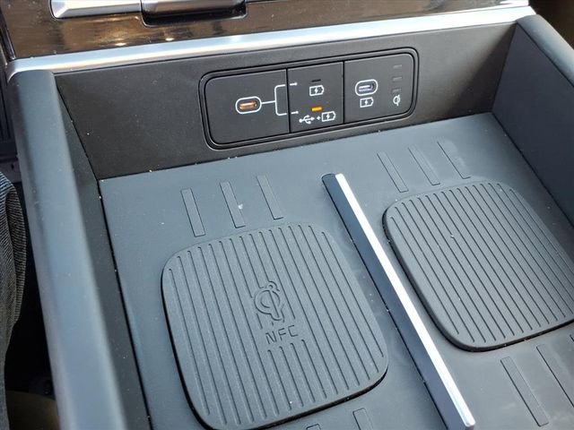 Certified 2025 Hyundai Santa Fe SEL image 9