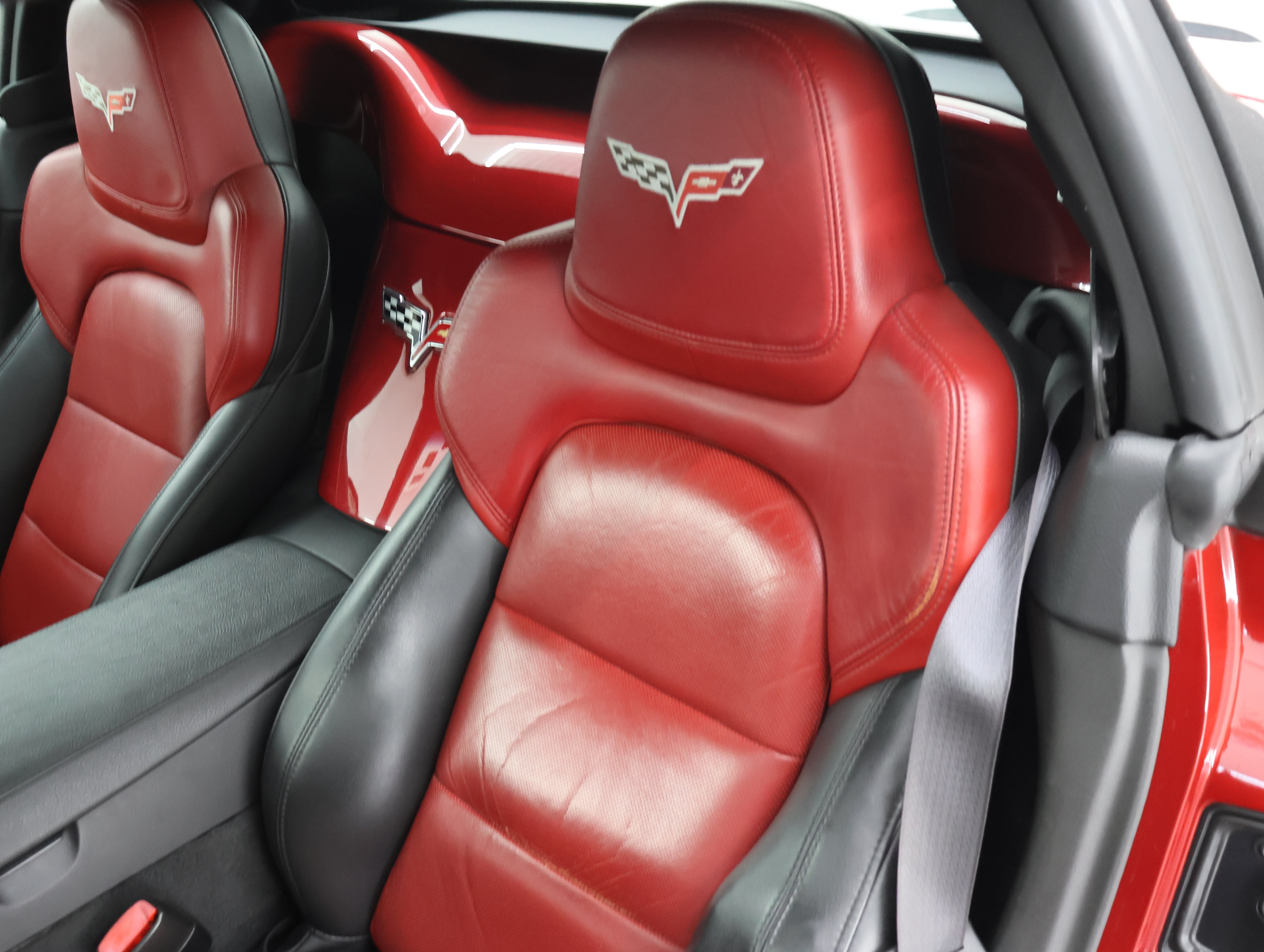 Used 2012 Chevrolet Corvette Convertible w/ 3LT Preferred Equipment Group RWD image 35