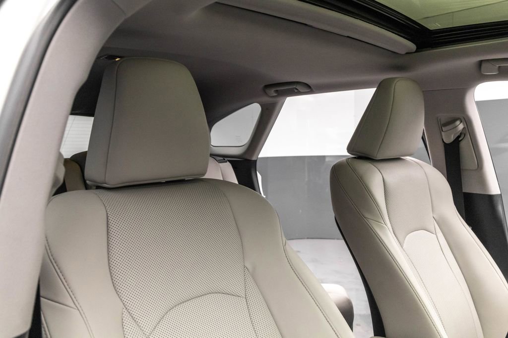 Used 2021 Lexus RX 350L 350L w/ Premium Package image 35