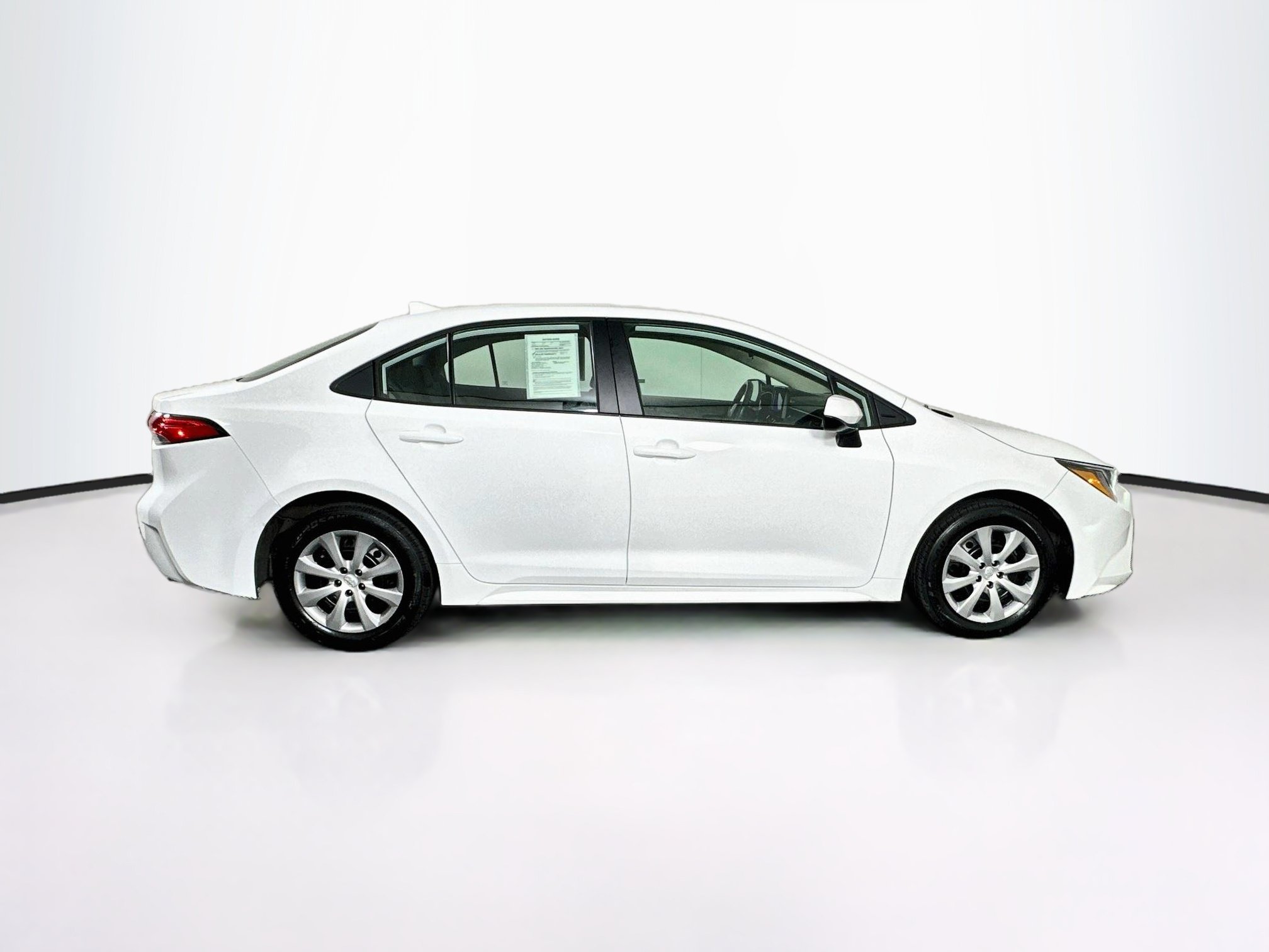 Used 2025 Toyota Corolla LE FWD image 10
