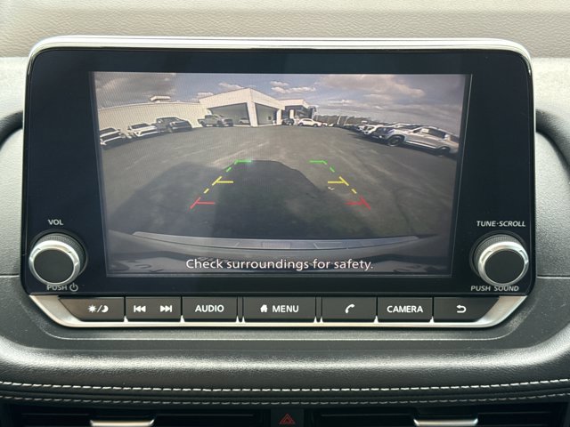 Used 2022 Nissan Rogue SV image 8