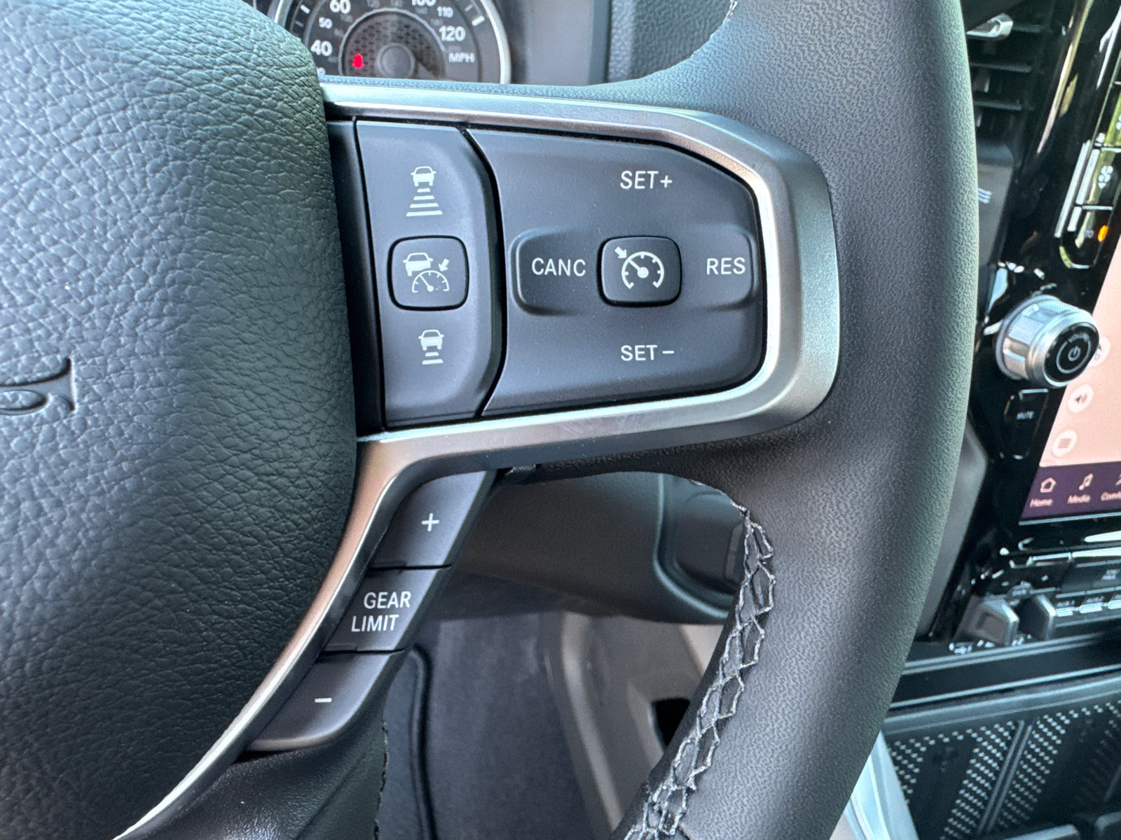 New 2026 RAM 3500 Big Horn AWD/4WD image 34