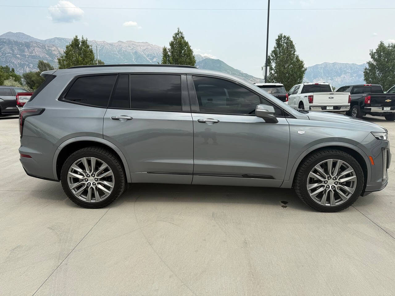Used 2020 Cadillac XT6 Sport AWD/4WD image 2