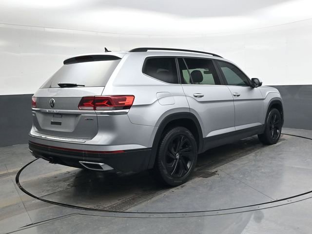 Used 2022 Volkswagen Atlas SE w/ Black Wheel Package image 4