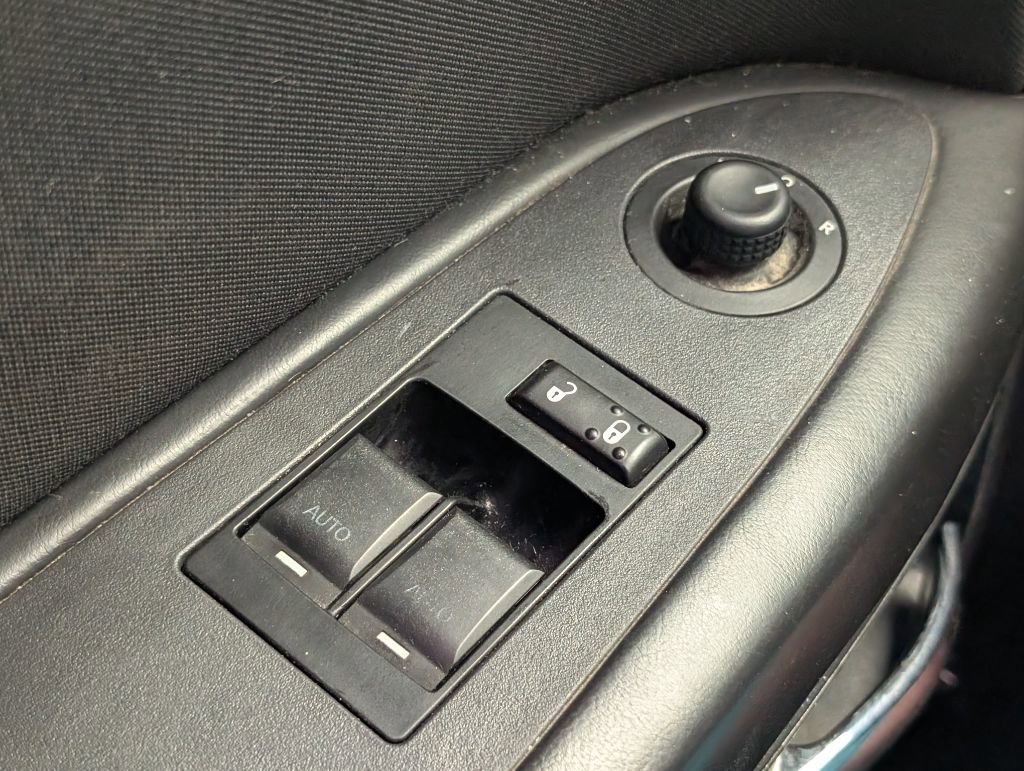 Used 2014 Dodge Challenger R/T image 11