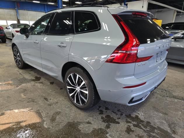 Used 2025 Volvo XC60 B5 Plus AWD/4WD image 3