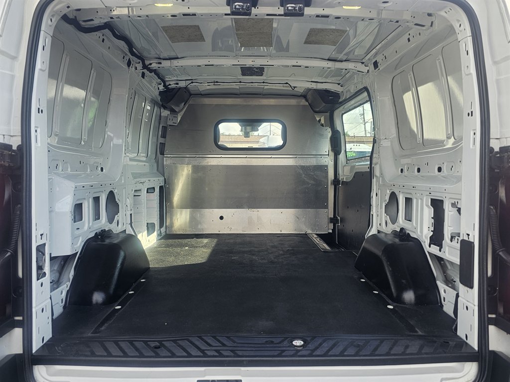 Used 2016 Ford Transit 250 130 Low Roof RWD image 17