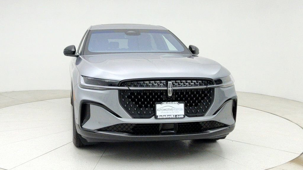 Used 2024 Lincoln Nautilus Premier w/ Equipment Group 102A image 2