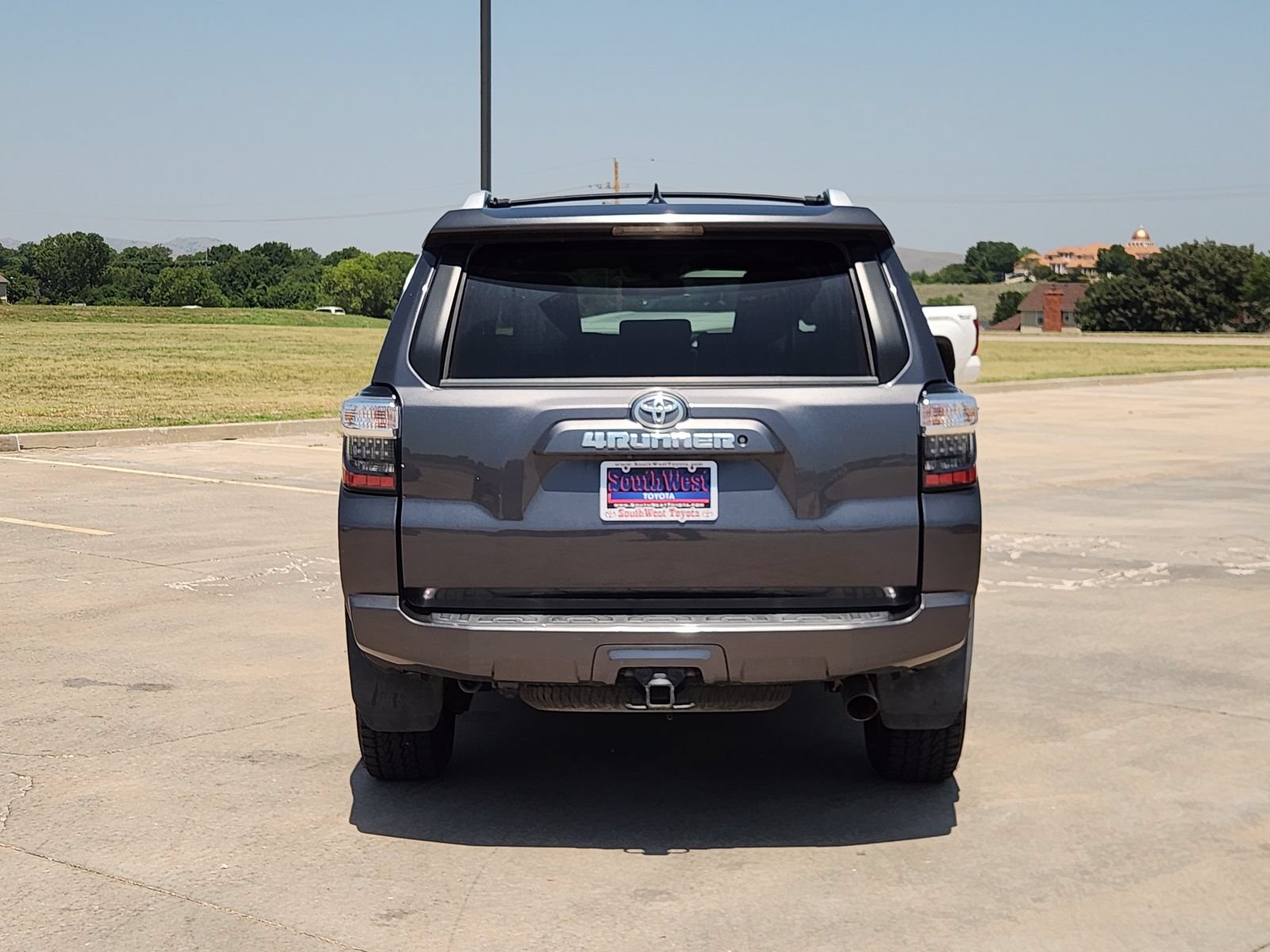 Used 2018 Toyota 4Runner SR5 Premium AWD/4WD image 8