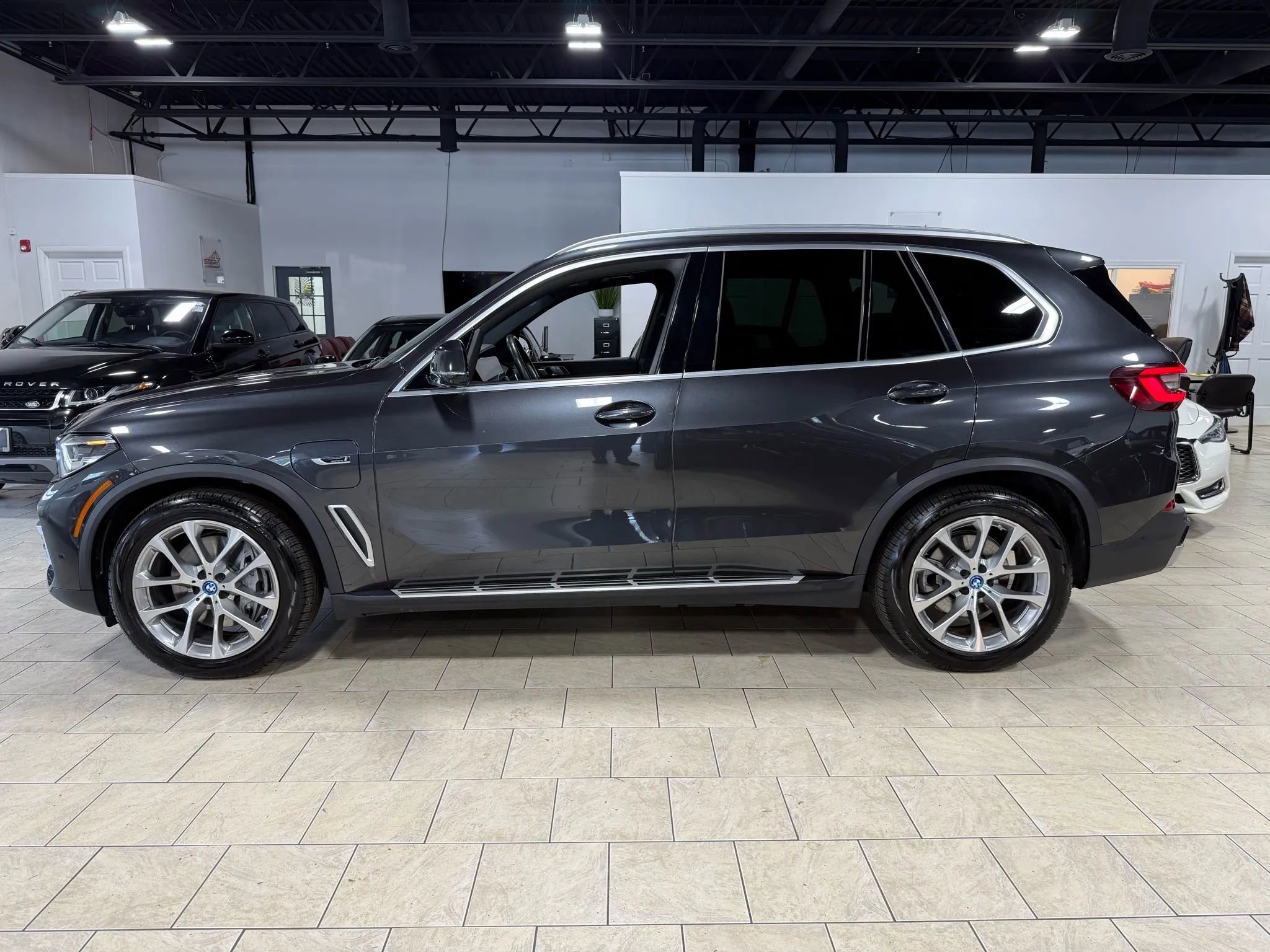 Used 2022 BMW X5 xDrive45e image 28