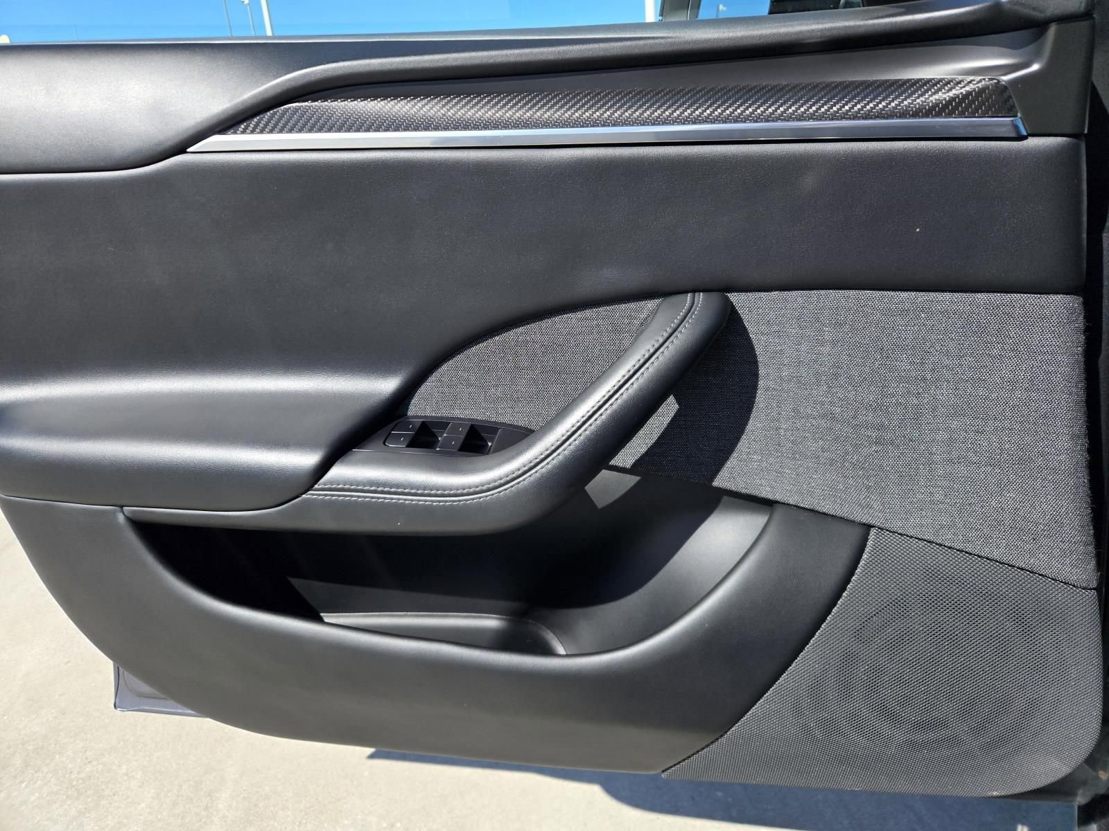 Used 2022 Tesla Model S Plaid image 14