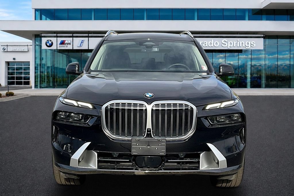 Used 2025 BMW X7 xDrive40i AWD/4WD image 2