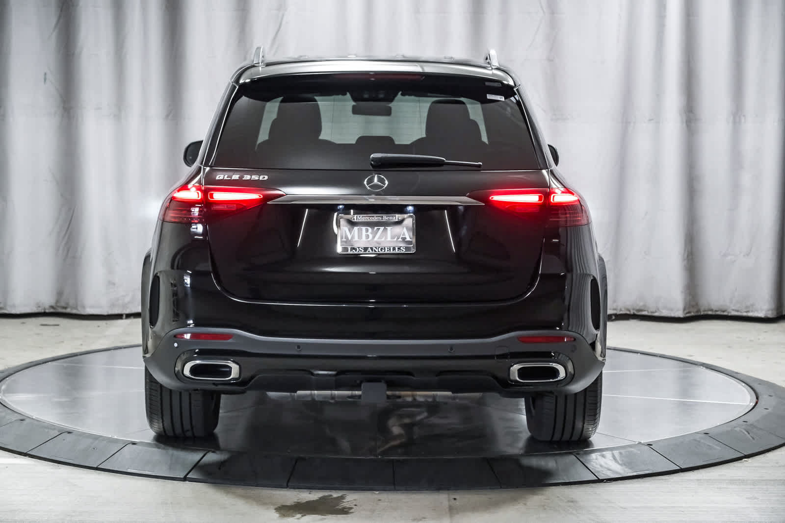 Certified 2025 Mercedes-Benz GLE 350 4MATIC w/ AMG Line Exterior image 3