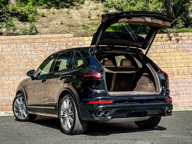 Used 2017 Porsche Cayenne GTS image 19
