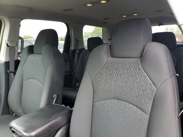 Used 2009 GMC Acadia SLE w/ Preferred Package FWD image 12