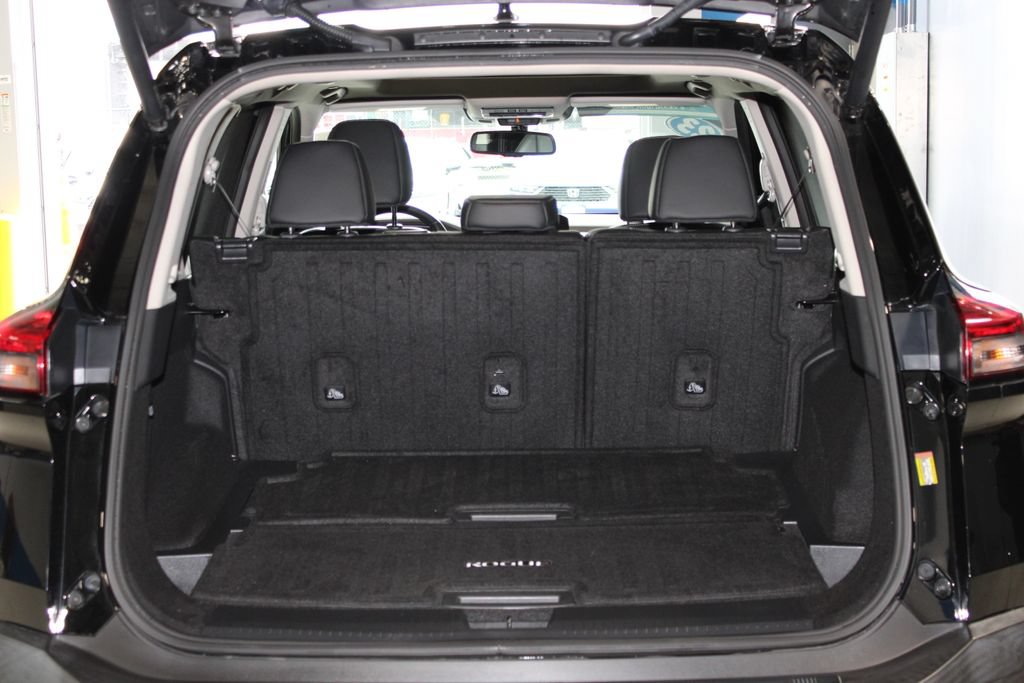 Used 2023 Nissan Rogue SL w/ SL Premium Package FWD image 27