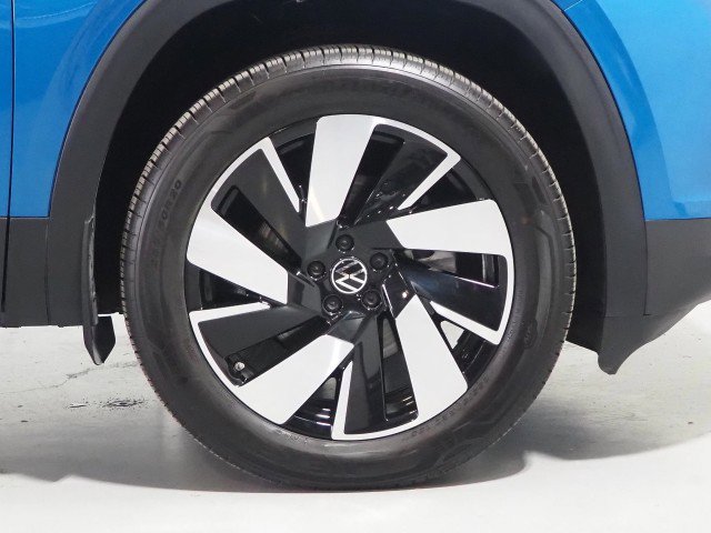 Used 2024 Volkswagen Atlas SE w/ Technology Package image 38