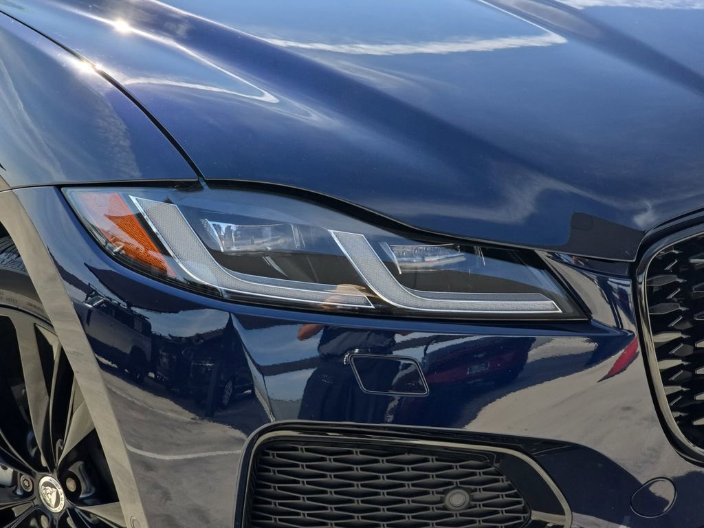 Used 2025 Jaguar F-PACE R-Dynamic S image 32