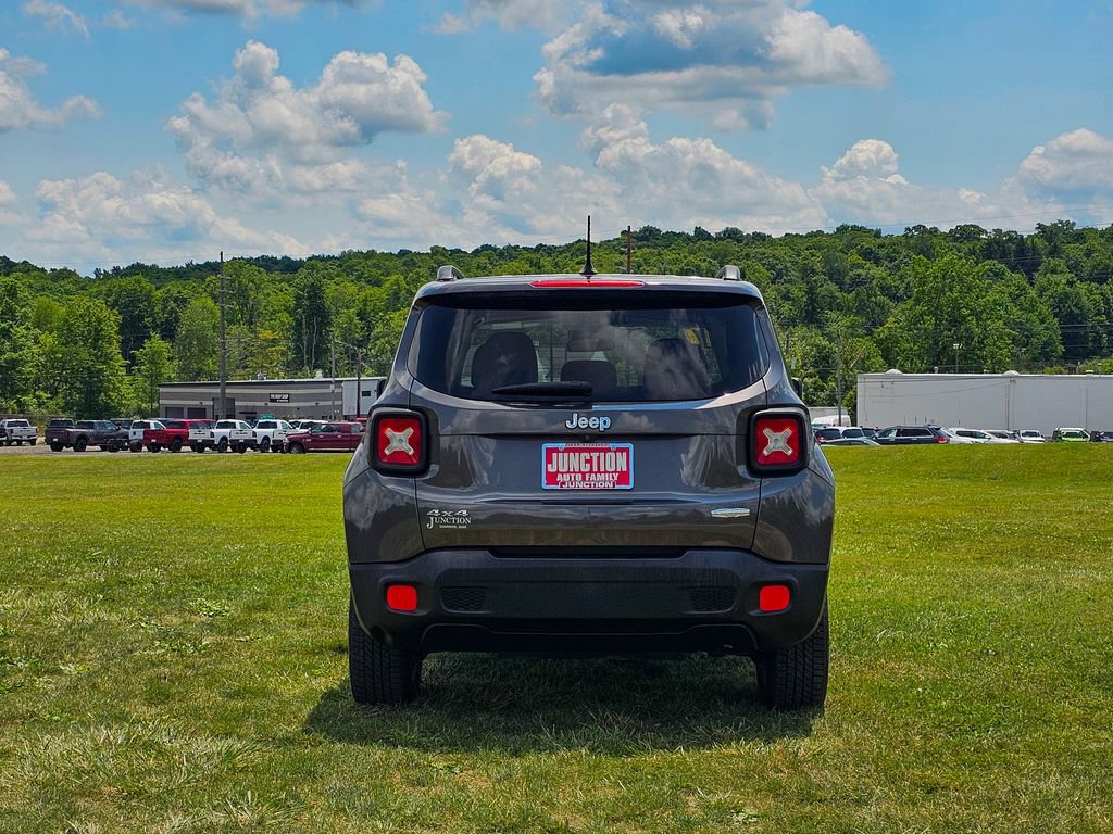 Used 2017 Jeep Renegade Latitude w/ Cold Weather Group AWD/4WD image 4