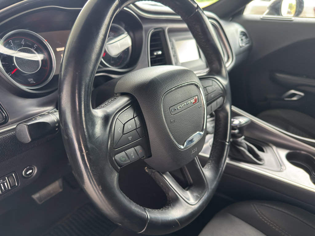 Used 2016 Dodge Challenger SXT RWD image 13