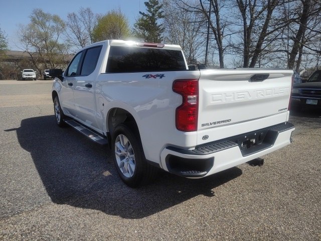 Used 2024 Chevrolet Silverado 1500 Custom image 3