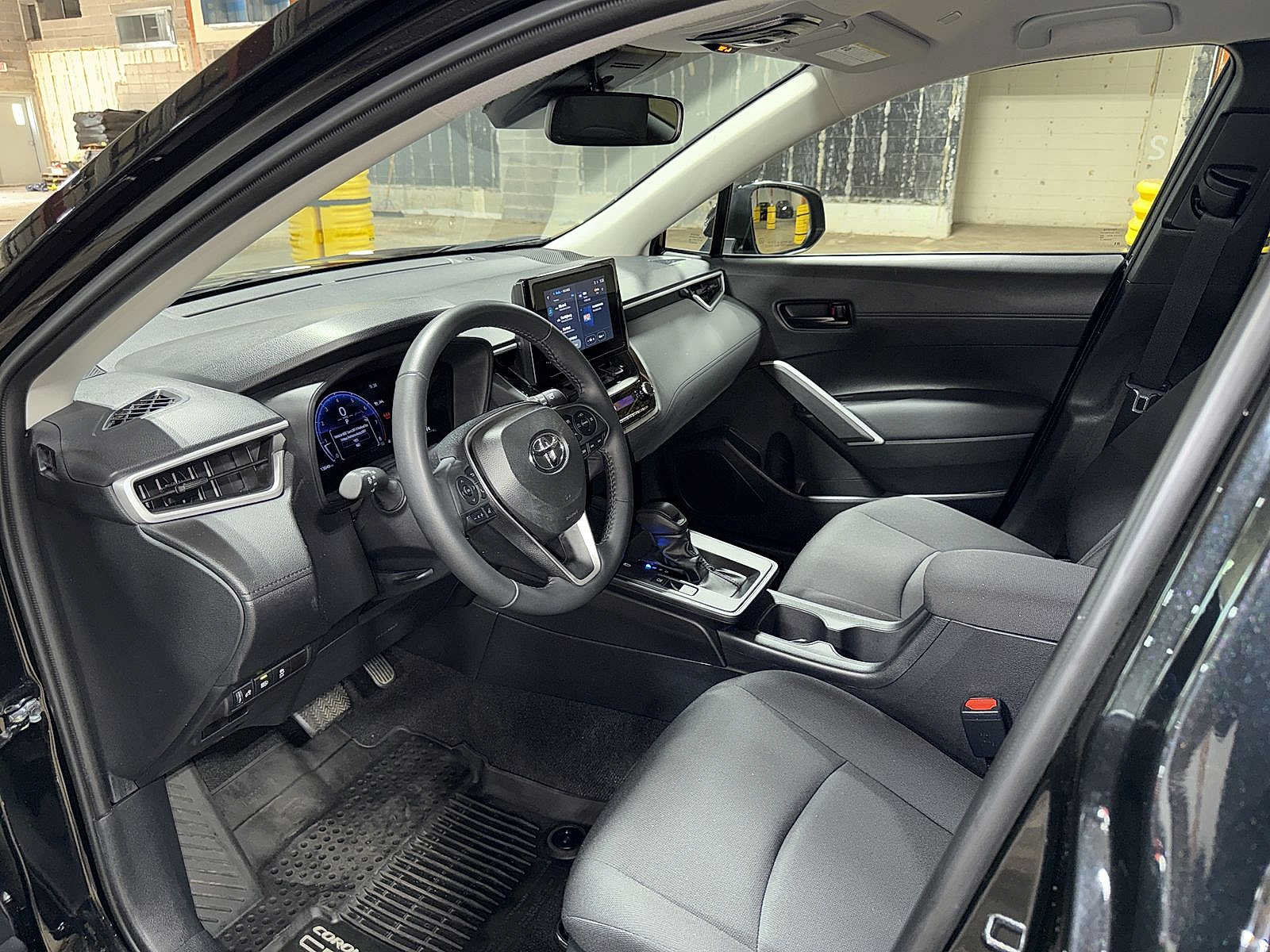 Used 2026 Toyota Corolla Cross LE AWD/4WD image 26