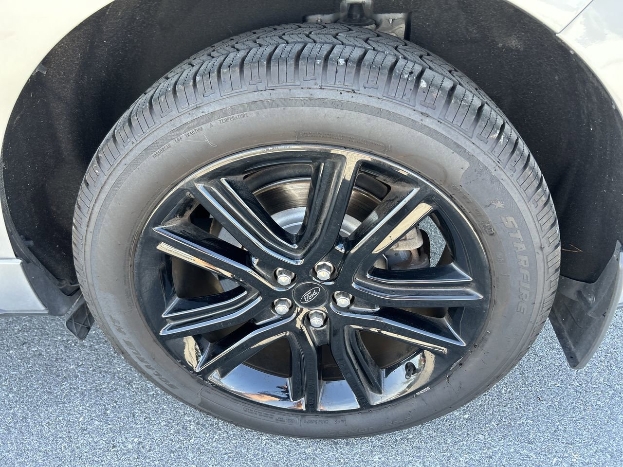 Used 2021 Ford Edge ST-Line AWD/4WD image 9