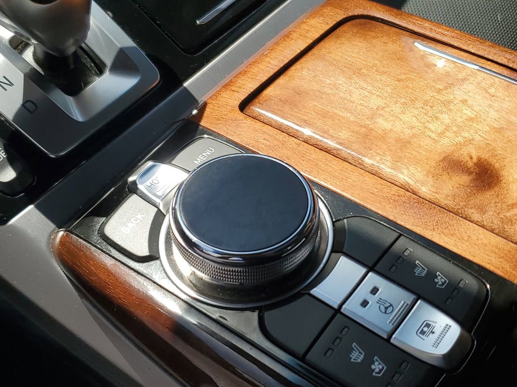 Used 2017 Genesis G90 3.3T Premium image 30