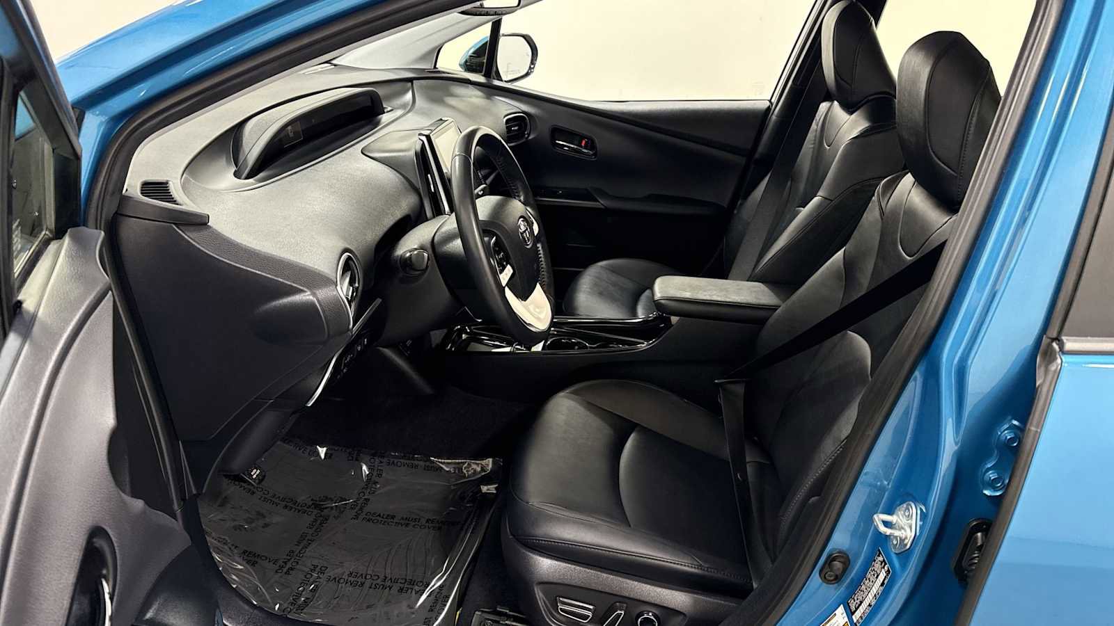 Certified 2017 Toyota Prius Prime Advanced image 13