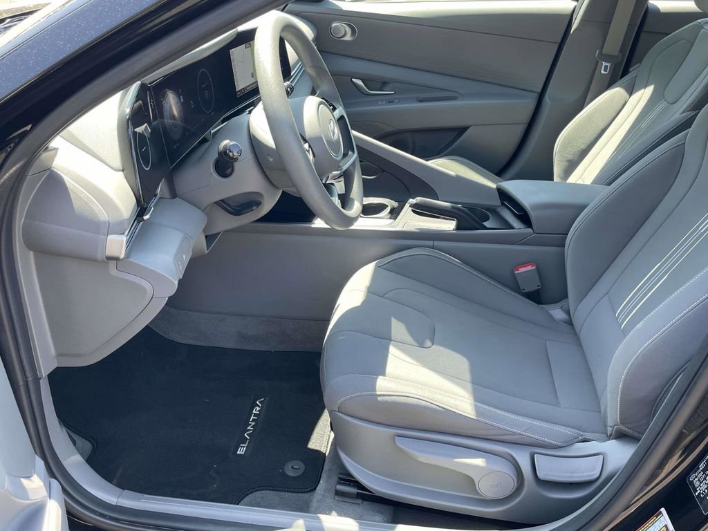 Certified 2024 Hyundai Elantra SEL FWD image 12