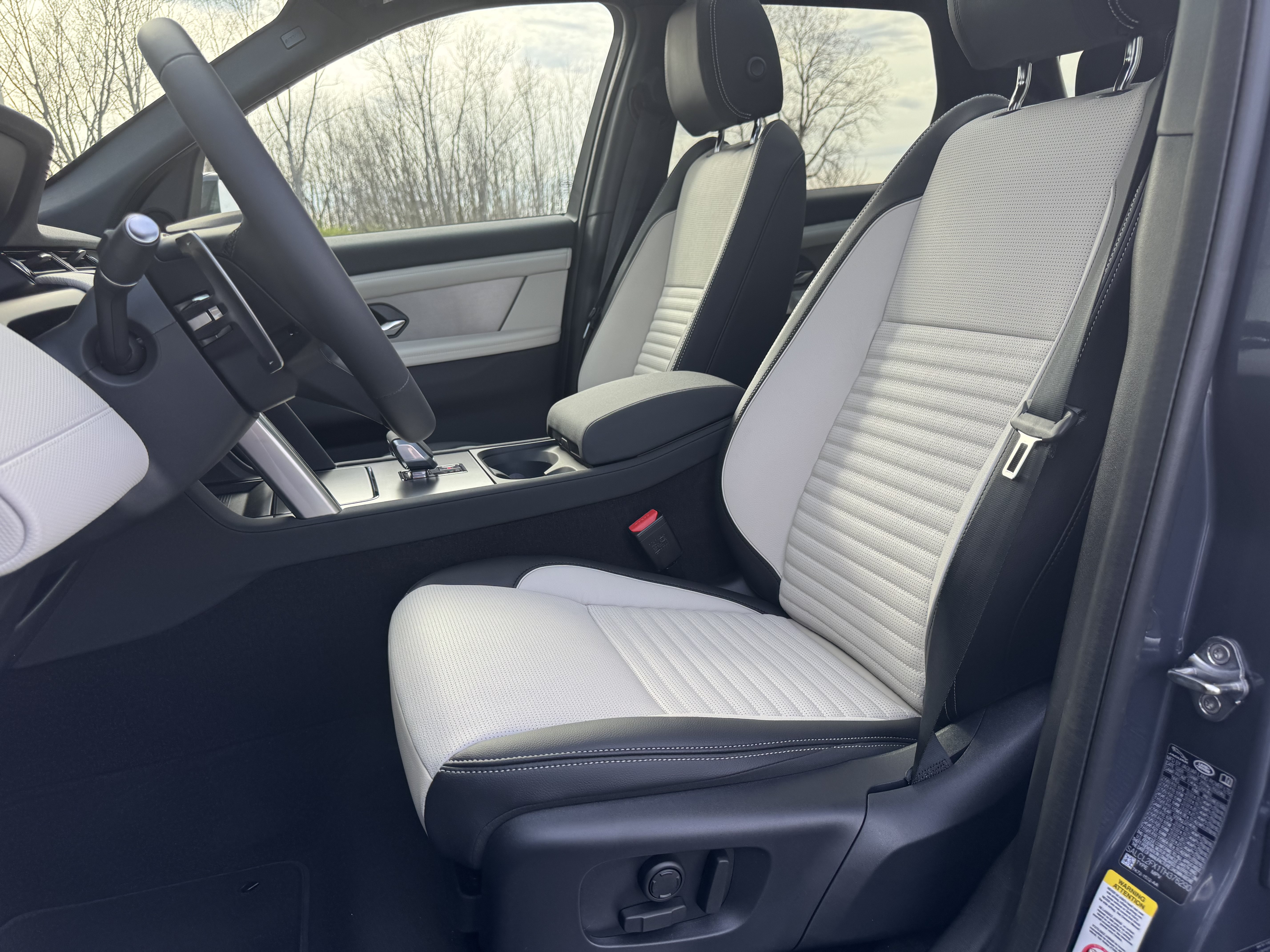 New 2026 Land Rover Discovery Sport Landmark AWD/4WD image 15