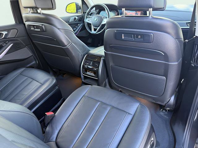 Used 2022 BMW X7 xDrive40i w/ Premium Package image 28