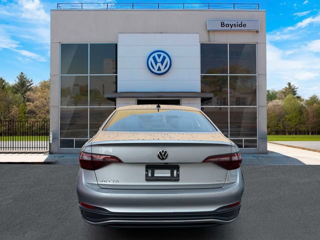 Certified 2023 Volkswagen Jetta SE w/ Panoramic Sunroof Package FWD image 6