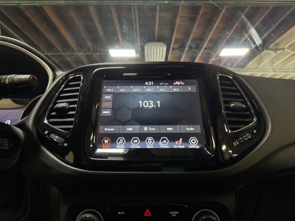 Used 2018 Jeep Compass Limited image 17