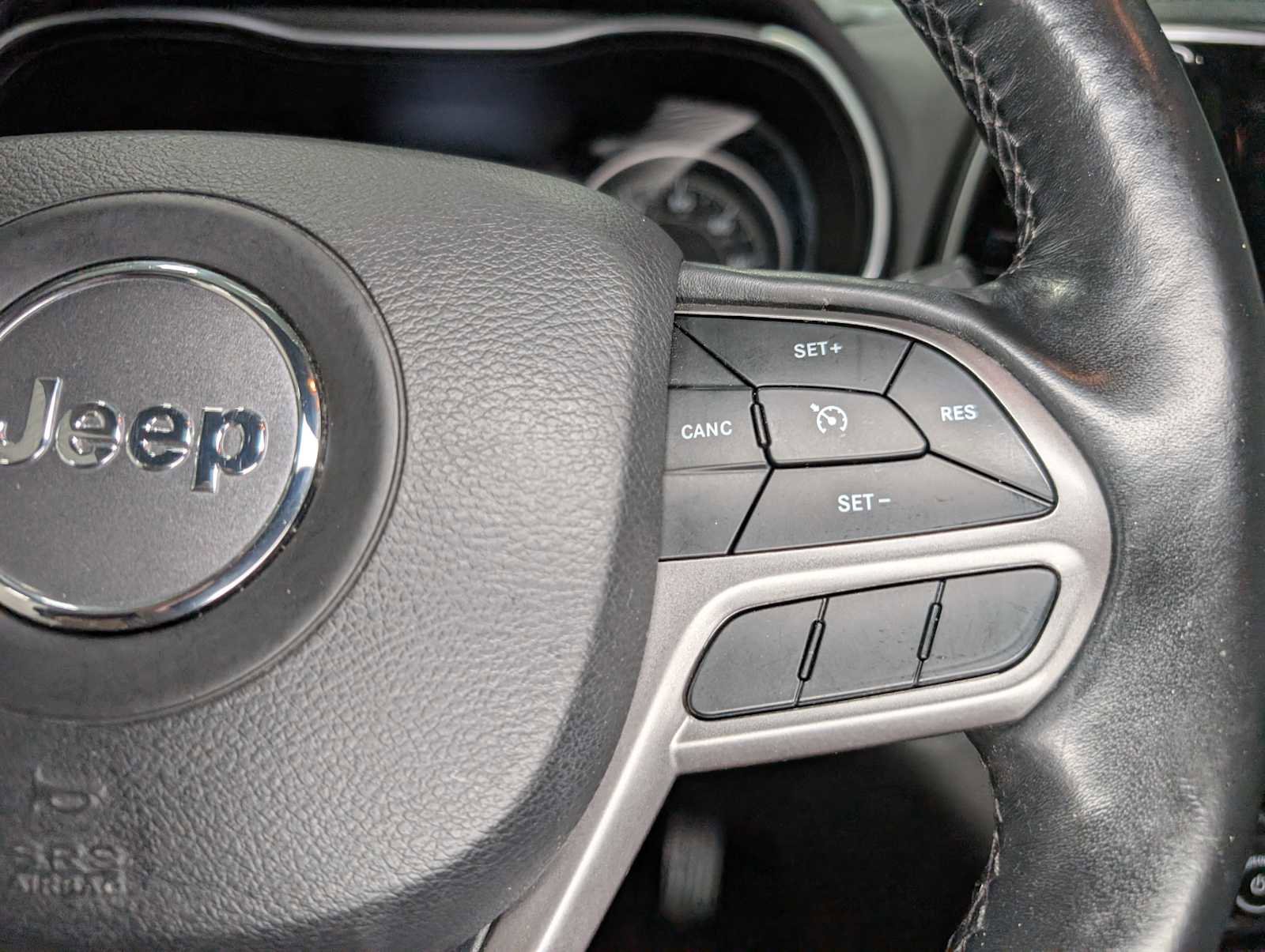 Used 2019 Jeep Cherokee Limited image 36