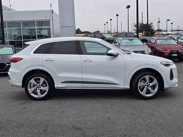 Used 2025 Audi Q5 Premium Plus w/ Premium Plus image 38